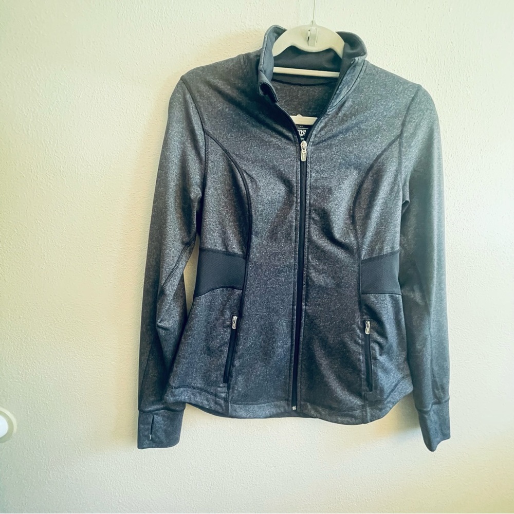 Old Navy Active Fitted Zip Up Jacket - Picture 11 of 16
